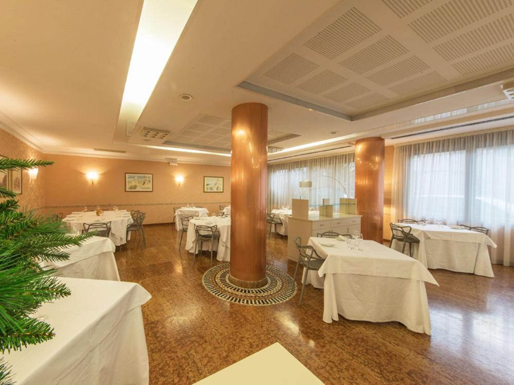 Ristorante Hotel Lucia Giulianova Exterior foto